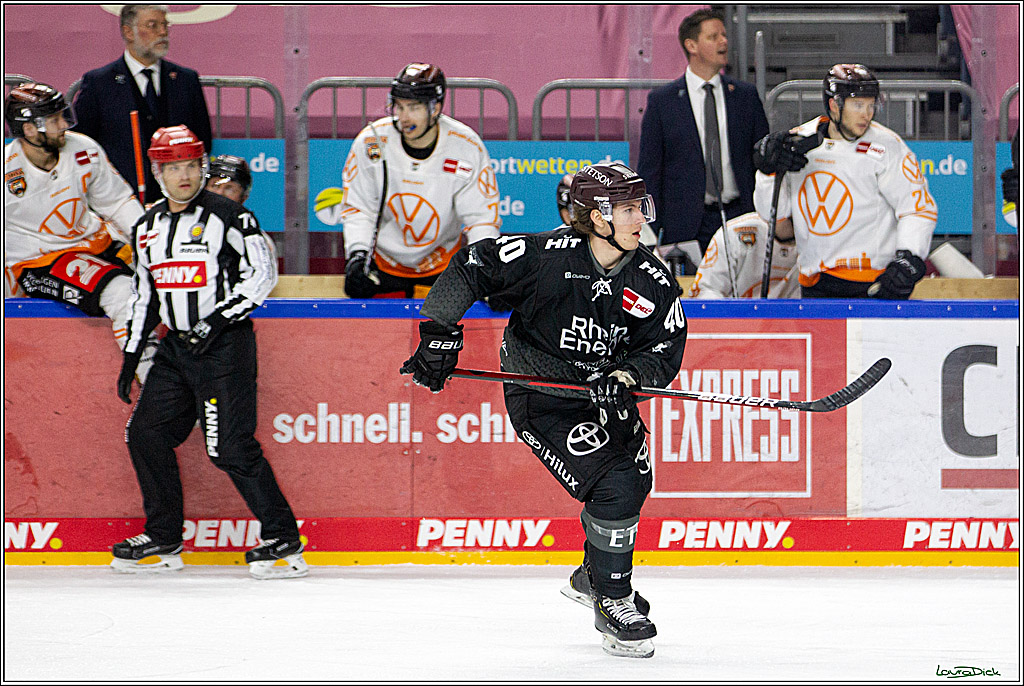 PENNY DEL;  Koelner Haie - Wolfsburg Grizzlys; Koeln, 17.03.2021